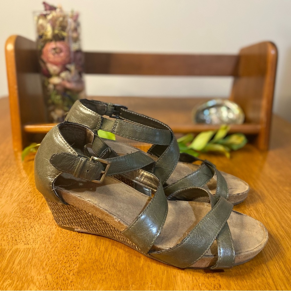 Aerosoles Women’s Wedge Sandals in Olive Green